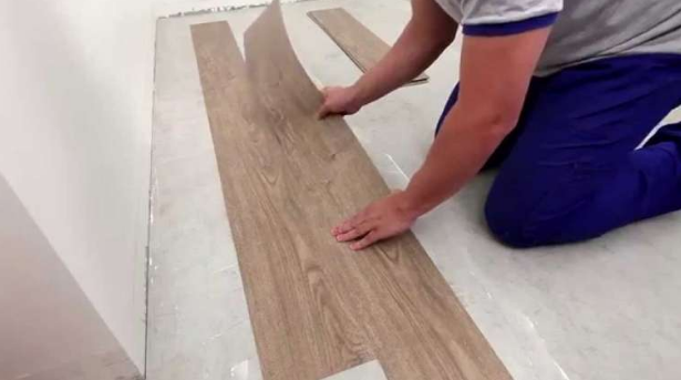 instalación de suelo de vinilo