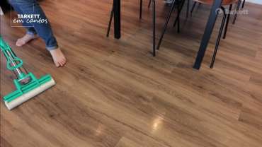 ¿Por qué el piso vinílico es resistente y funcional?