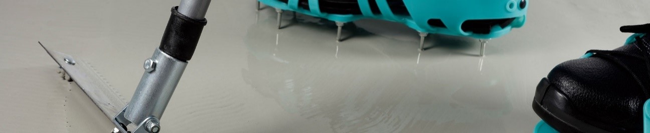 Aplicación de Tarkomassa obre contrapiso