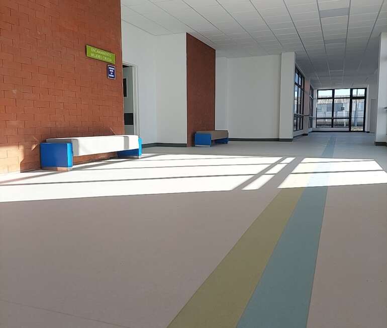 La psicología del color: cómo los pisos transforman el bienestar en los espacios